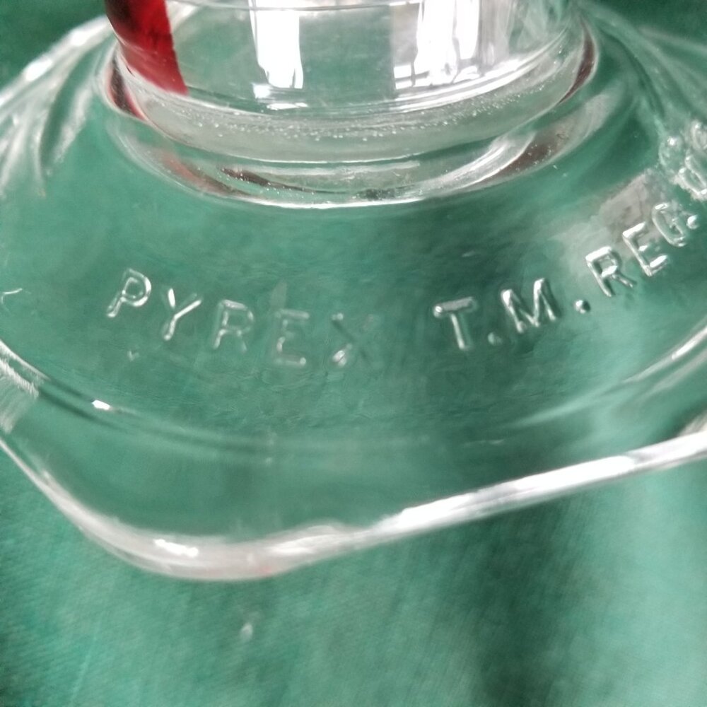 Vintage PYREX Single Metric Scale Red Cylinder - Picture 7 of 13